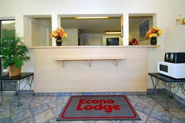 Econo Lodge Youngstown (Austintown)